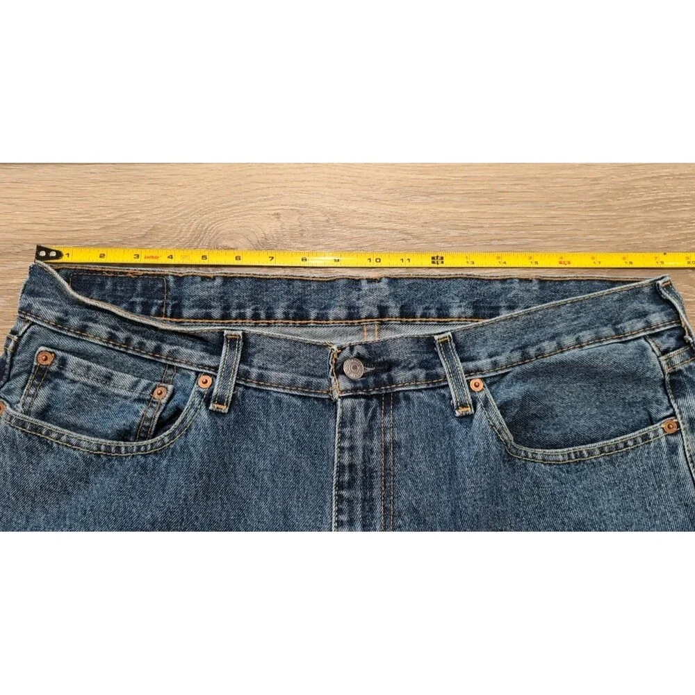 LEVI'S 550 MEN'S BLUE JEANS SIZE 38x32 STRAIGHT RELAXED MEDIUM WASH    EUC